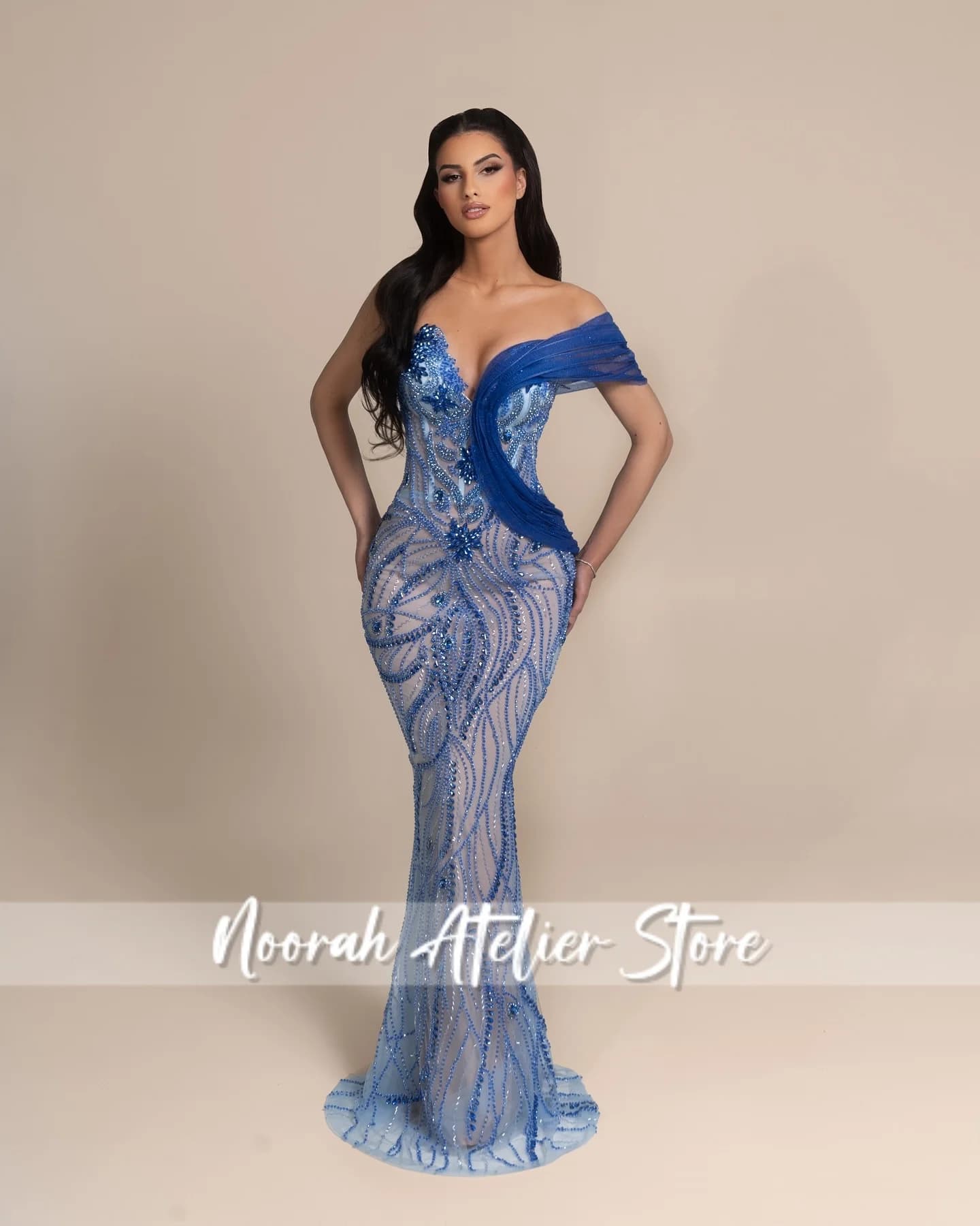 Abiti da sera da donna di lusso con nappa in rilievo con una spalla blu royal 2025 Abito da festa lungo da donna Dubai Nude Celebrity personalizzato