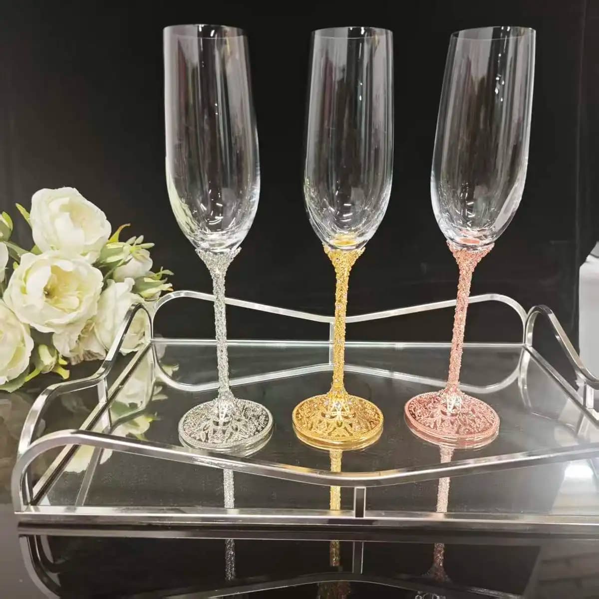 Bling Rhinestone Champagne Flutes Creative Metal Crown Red Wine Glass Transparent Glass High Goblet Cocktail Glass Wedding Party