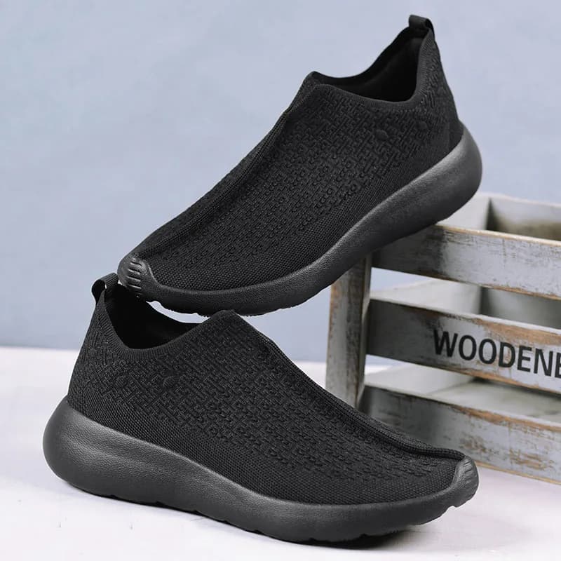 Scarpe da Uomo Primavera 2026 Slip-on Casual Leggere Comode Traspiranti Sneakers da Passeggio per Coppia