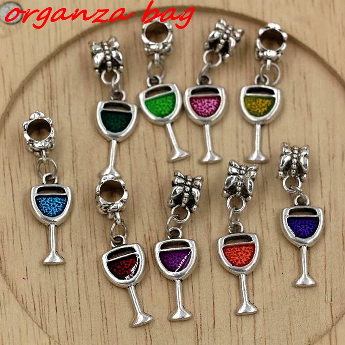 18 Pezzi Ciondoli Smaltati a Forma di Calice da Vino per Creazione Gioielli Accessori Fai da Te Artigianato Fatto a Mano 32*9mm Ab802
