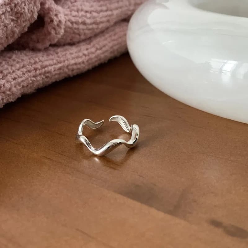 Minimalist style women's ring that does not fade, versatile niche design, high-end feeling, adjustable open ring, wholesale lightweight luxury jewelry