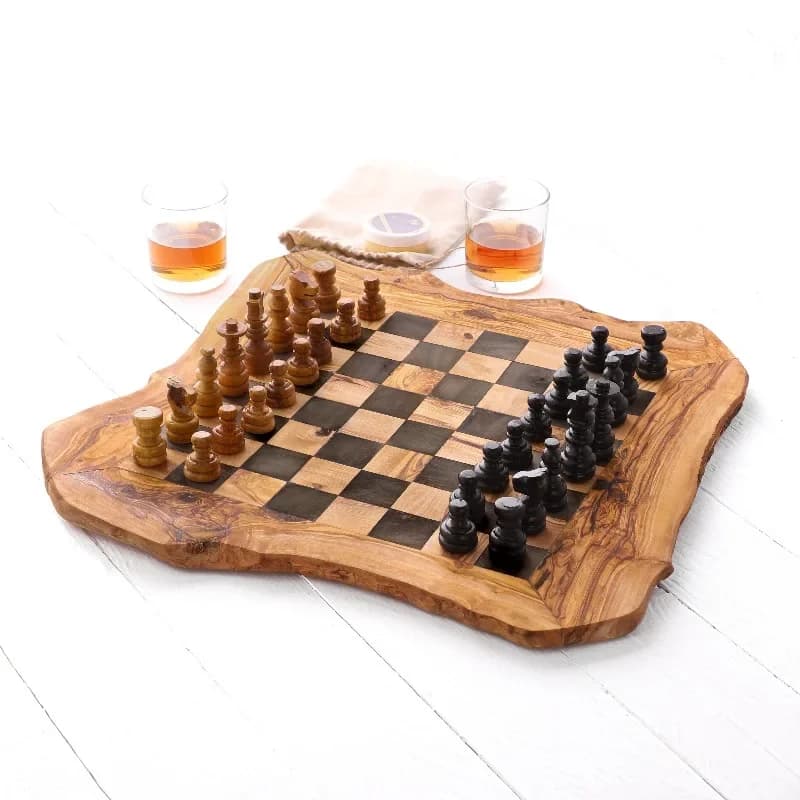Set di scacchi di lusso in legno artigianale con blocchi in legno d'ulivo e bordi grezzi: un'aggiunta unica alla serie di giochi da tavolo