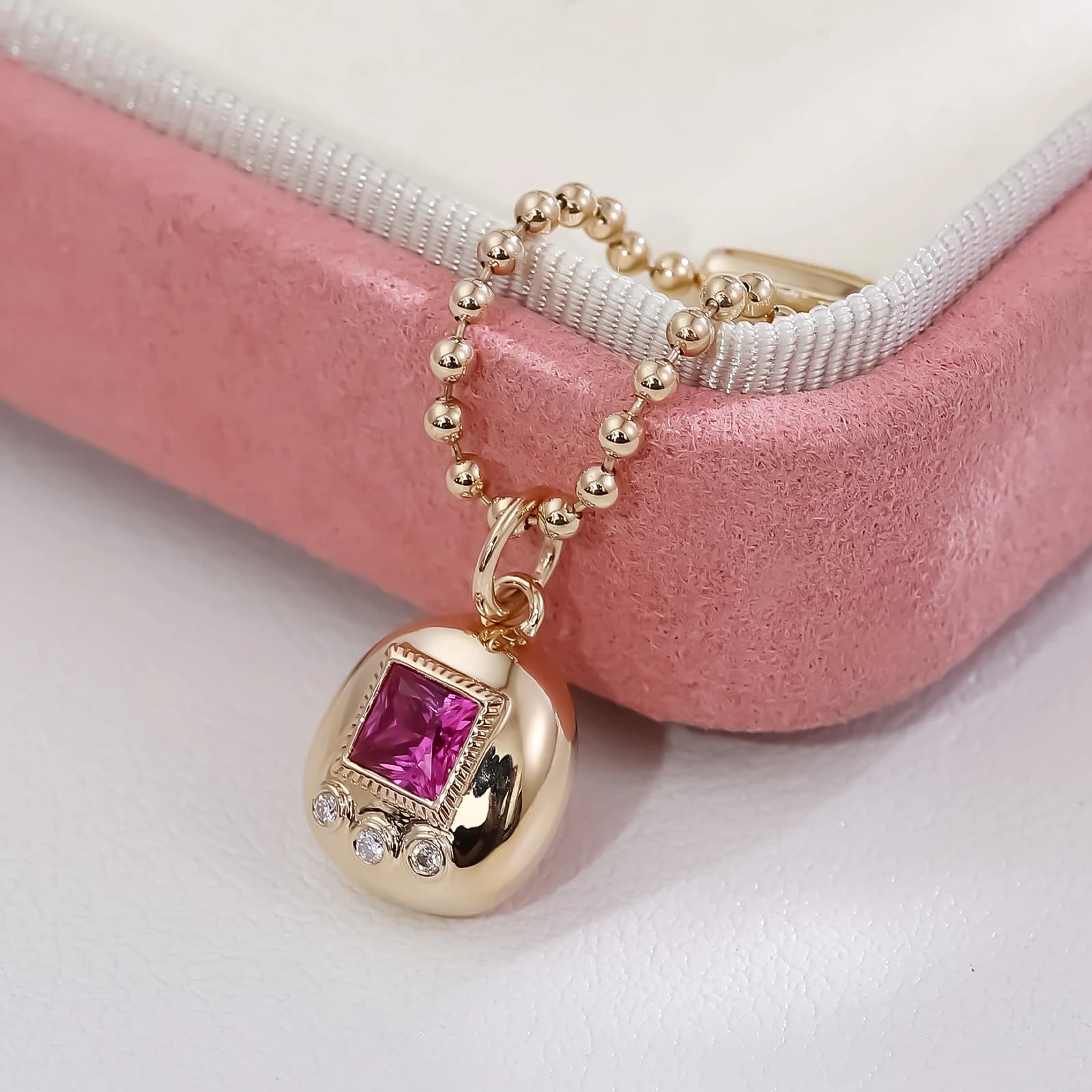 Collana con Ciondolo Intarsiato Argentato, Ciondolo da Uomo Stile Hip-Hop con Gemma Rosa Taglio Princess, Placcatura in Oro 18K (Resistente allo Sbiadimento)