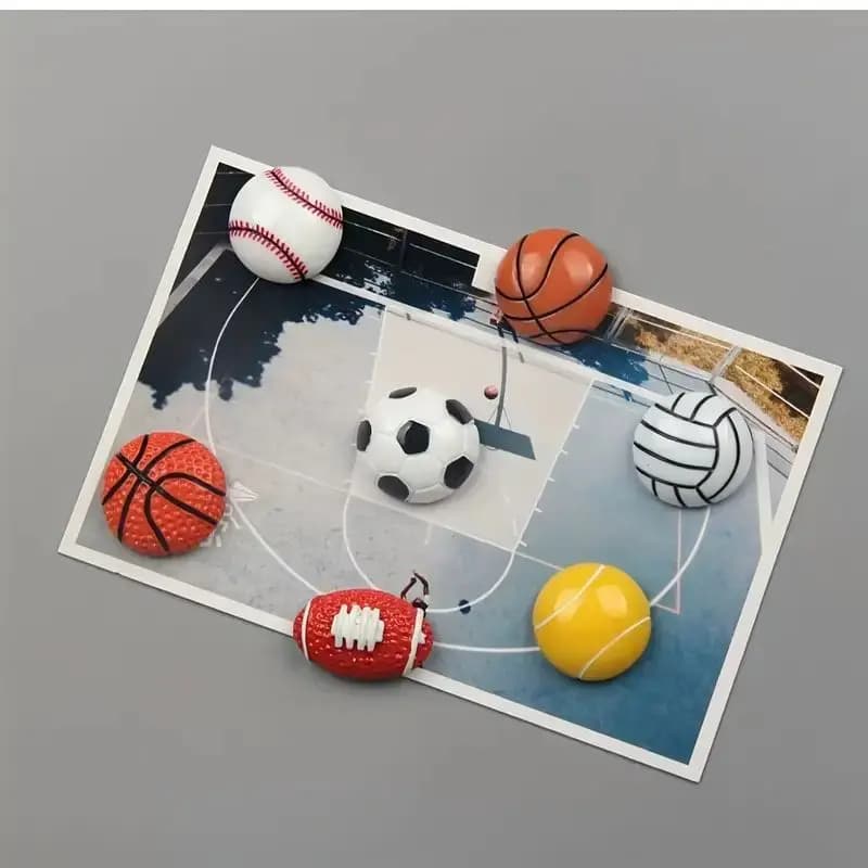 7 magneti da frigo 3D a forma di pallone da basket, calcio e tennis, simpatici adesivi magnetici con design a palla sportiva, decorazione per la casa e la cucina