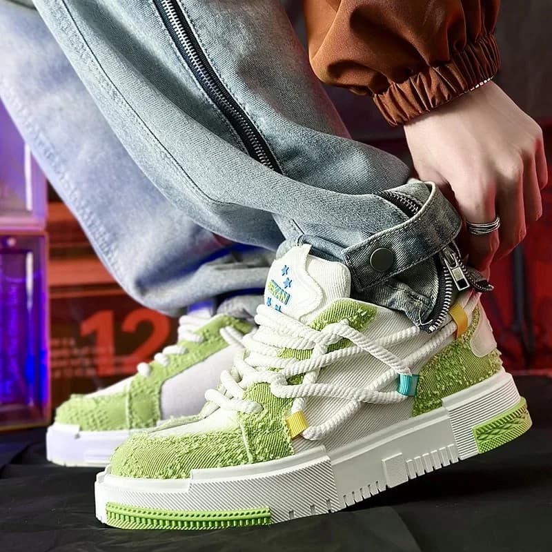 Scarpe da uomo sportive all'aperto Running Sneakers Casual suola spessa maschile scarpe da passeggio in tela scarpe da ginnastica di moda Sneaker con piattaforma piatta 2024