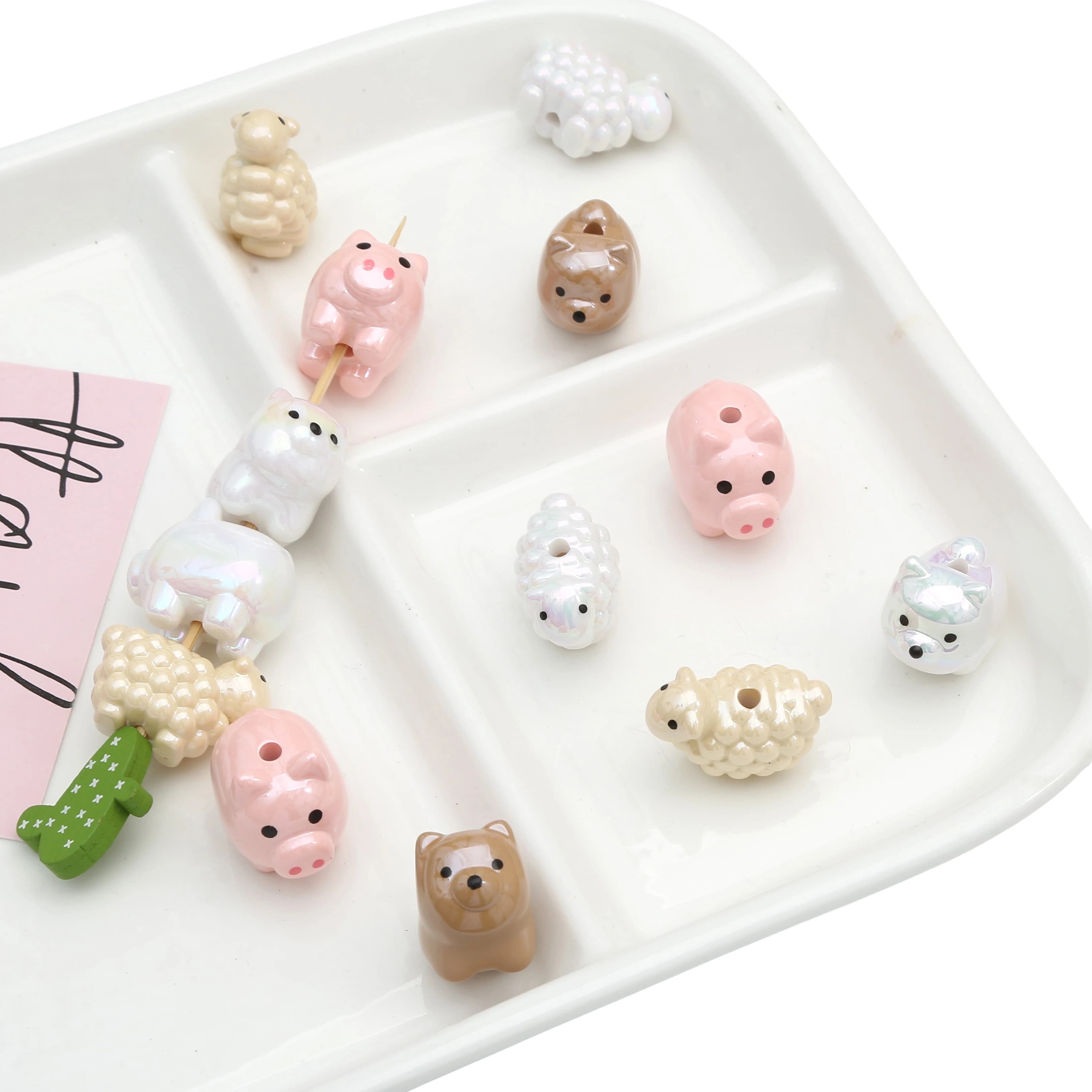 Acrylic Animal Beads Pecora Pig Beads UV Beads Animated Cardboard Beads Hand Painted Beads for DIY Jewelry Creation of handcrafted accessories