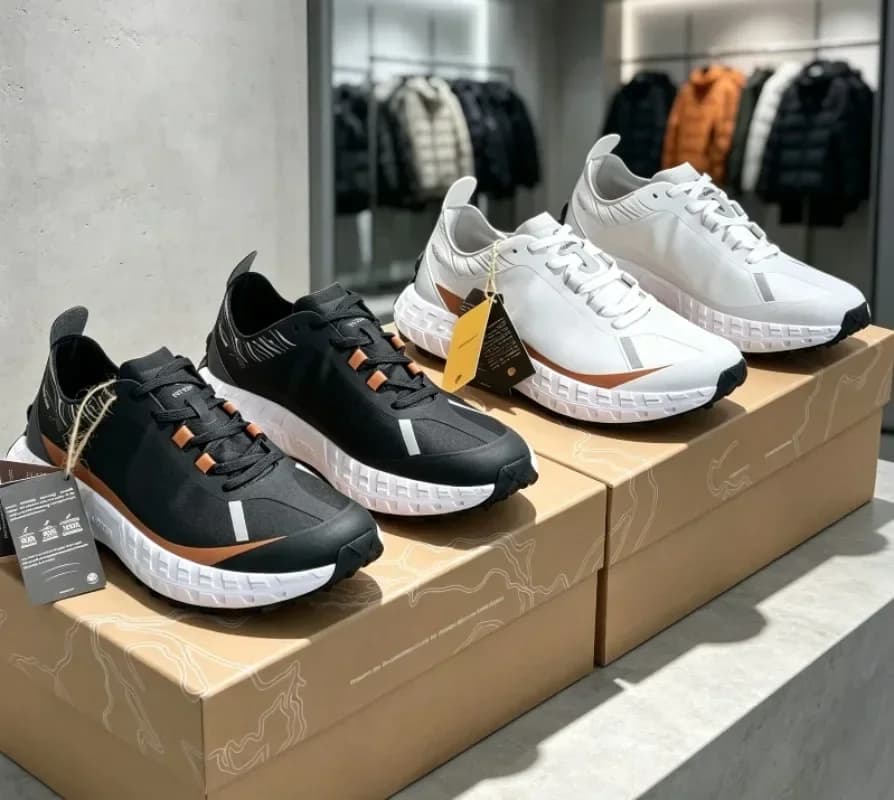 New Mens Breathable Mesh Trail Running Shoes Lightweight Outdoor Casual Walking Sneakers