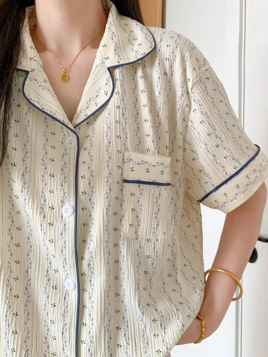 Womens Short Sleeve Pajama Top With Floral Pattern And Turn-Down Collar