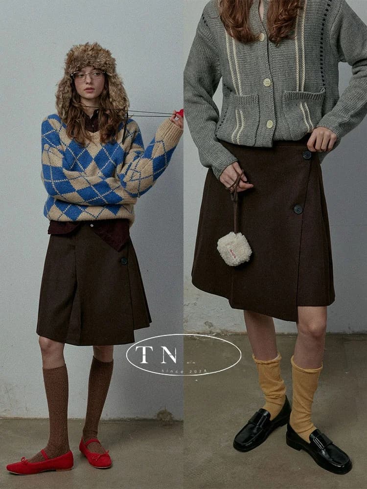 TNIT Primavera 2025 Gonna a Vita Alta a Trapezio da Donna in Lana a Quadri con Spacco Asimmetrico Effetto Snellente Corta