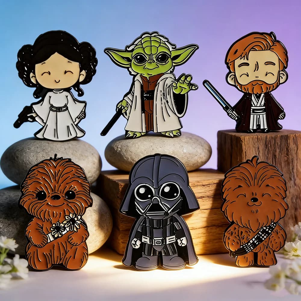 Set di 6 Spille Smaltate Personaggi Classici di Star Wars Yoda, Distintivi da Collezione Fantastici per Donna, Uomo, Amici, Regalo Souvenir