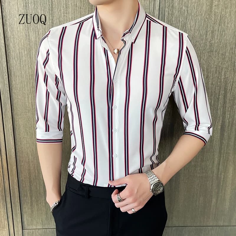 Nuova camicia a righe da uomo a maniche corte slim fit estiva 2025 nuova moda coreana abbottonata camicetta Harajuku uomo