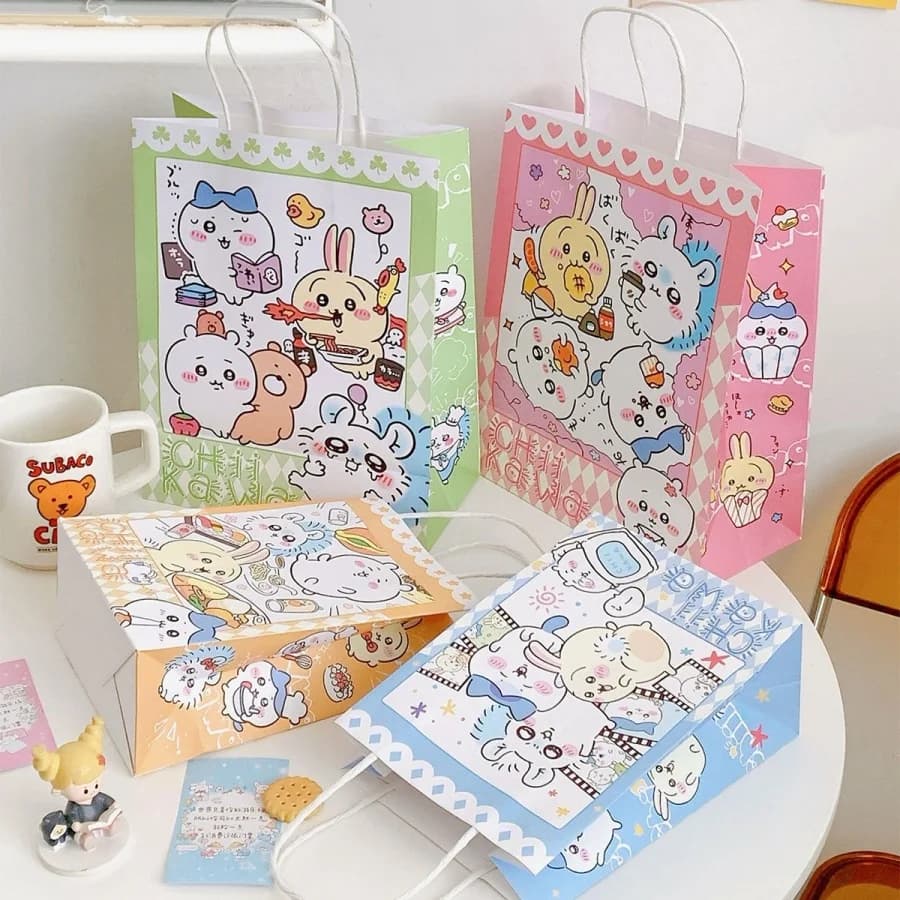 1 set di 10 graziosi sacchetti regalo in carta con personaggi anime giapponesi Chiikawa, ideali per presentare piccoli regali a amici intimi o per conservare oggetti.