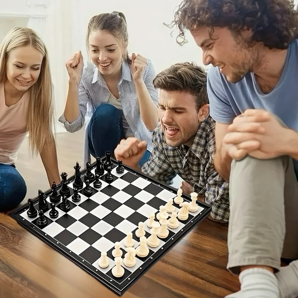 25cm/9.8in Black And White Plastic Chess Set - Ideal for Celebrations, Family Reunions, And Holiday Enjoyment