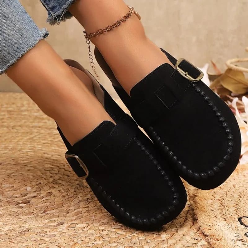 Mules nere in camoscio da donna Estate 2026 con fibbia decorativa, senza schienale, comode e casual, ciabatte basse