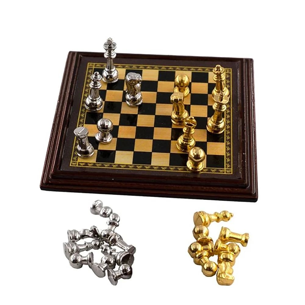 1/12 Accessori in miniatura per casa delle bambole Mini modello di scacchi internazionale in lega per la decorazione domestica della casa delle bambole ob11 bjd