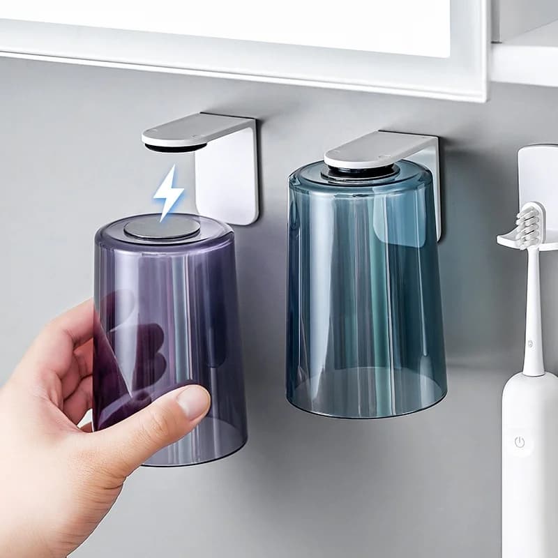 Magnetic Back Flip Cup Transparent Magnetic Back Flip Cup Wall-Mounted Toothbrush Holder Simple Household Toiletry Cup