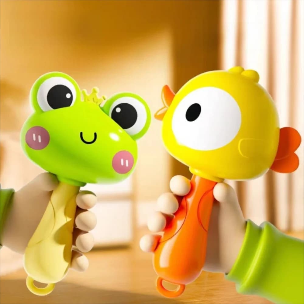 Nuovi giocattoli in plastica con sonaglio per bambini con suono nitido, aspetto luminoso, campanelli, giocattoli educativi per bambini Maracas dei cartoni animati