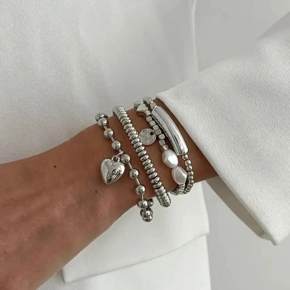Salircon 4 Pz/set Moda Perle D'imitazione Braccialetti con Ciondolo a Cuore in Metallo Donne di Lusso Impilati CCB Braccialetti di Perline Coppia di Gioielli