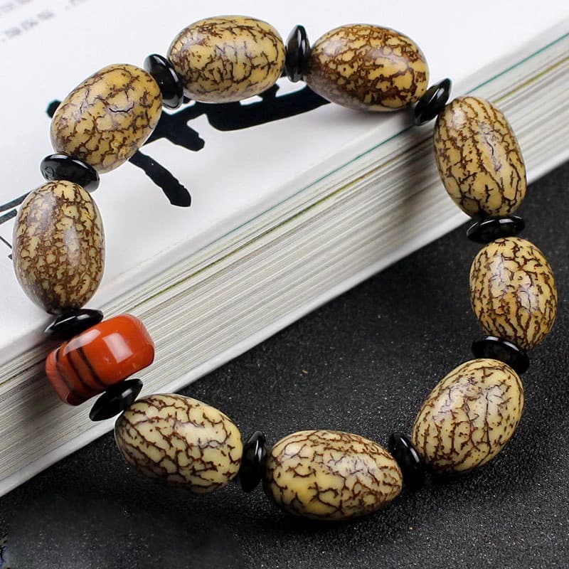 Bracciale Bodhi in Mais con Fili d'Oro e d'Argento, Mala Buddista con Semi di Bodhi, Gioielli Culturali da Indossare come Braccialetti
