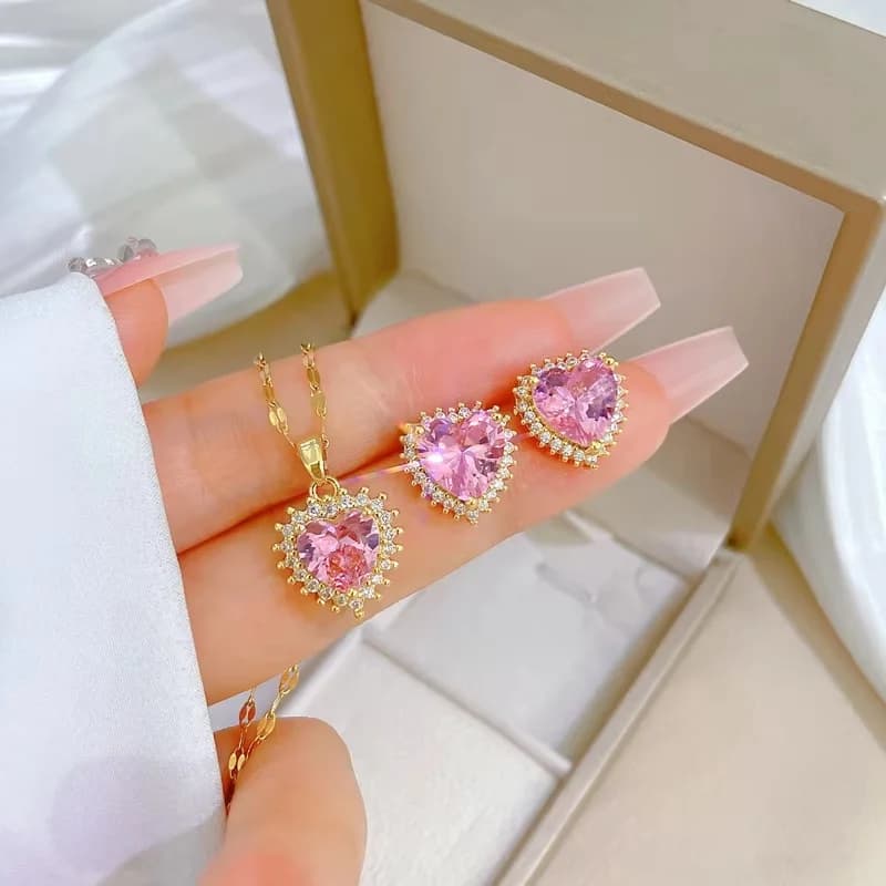 Set di gioielli di moda Set di orecchini con collana a forma di cuore in zirconi di cristallo in acciaio inossidabile placcato oro adatto per appuntamenti di nozze