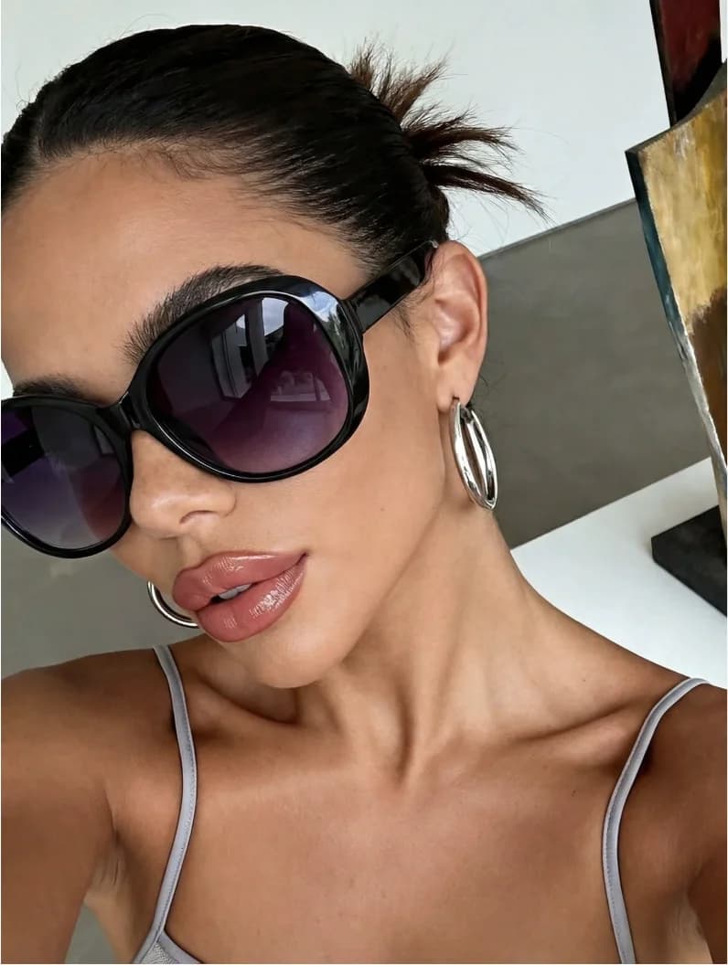 1 pair of neutral black gradient sunglasses, suitable for various outfits, travel, summer accessories, sports style, driving, parties, beach, electronic dance music (EDM), vacations, family outings, UV protection, golf