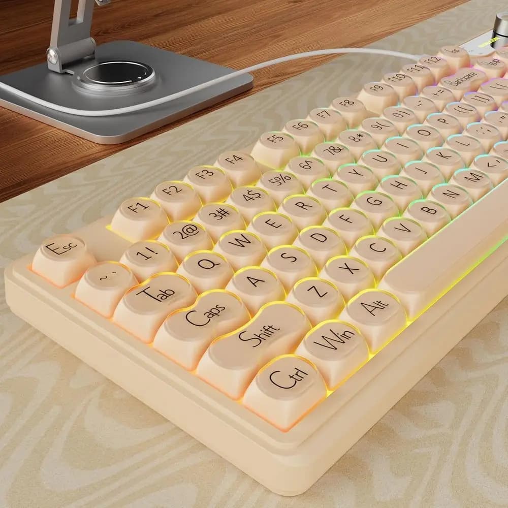 Tastiera da Gaming Cremosa a 98 Tasti con Tastierino Numerico, Schermo Display e RGB Silenziosa Cablata per Giocatori PC e Laptop - Rosa Crema