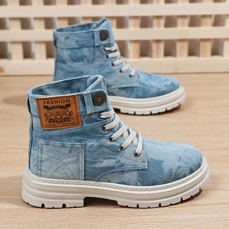 Sneakers alte in denim tie-dye lavabili, con texture vintage effetto invecchiato, suola spessa per un'aggiunta di altezza e presa antiscivolo, tomaia pieghevole per due modi di indossare, crea facilmente uno stile stre