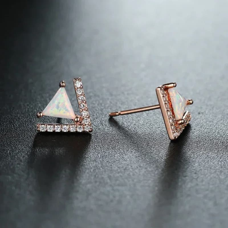High End Elegant Temperament, Fashionable New Accessories, High-end Feeling, Australian Treasure Triangle Earrings Wholesale