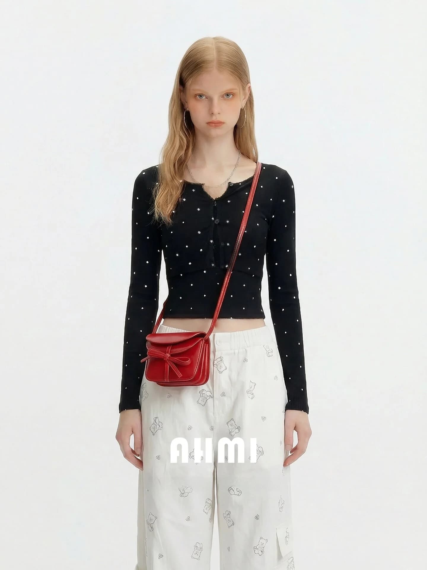 AHMI Galaxy T-shirt a maniche lunghe slim fit da donna, elegante design a pois, top corto in cotone traspirante, moda primavera 2026