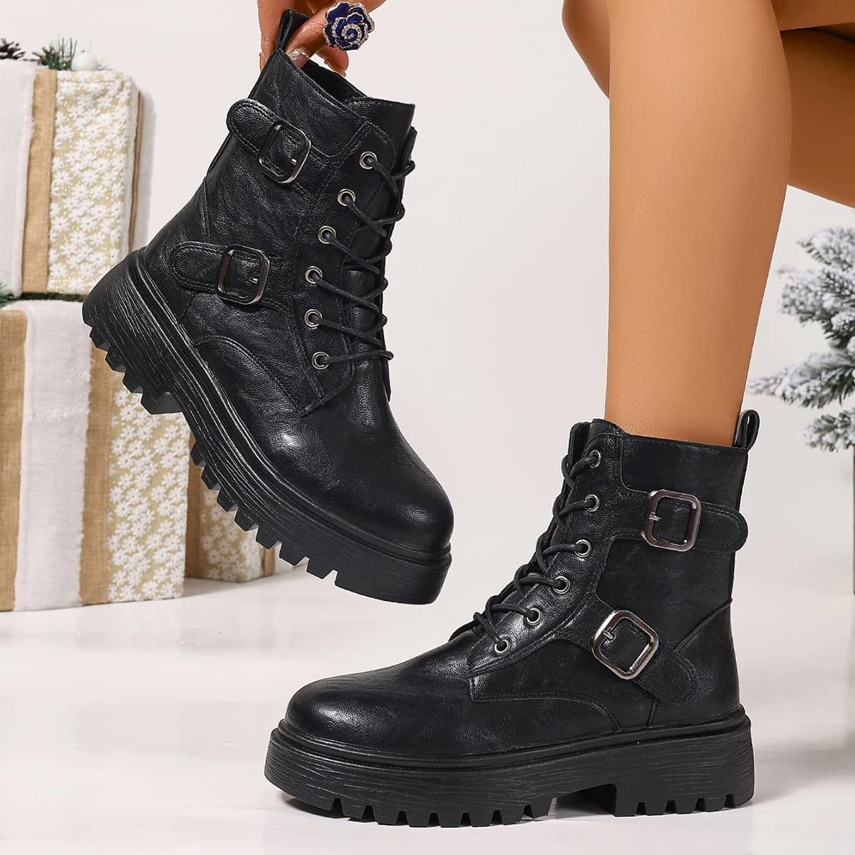 Stivali da combattimento con plateau nero da donna Stivaletti in pelle PU con cinturino con fibbia alla moda Donna Plus Size Stivali da moto antiscivolo Mujer