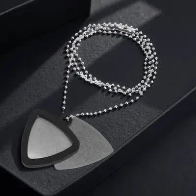 Set di 1 Portaplettro da Collo in Silicone, Organizzatore Portatile per Plettri Triangolari, Accessori per Chitarra con Portachiavi