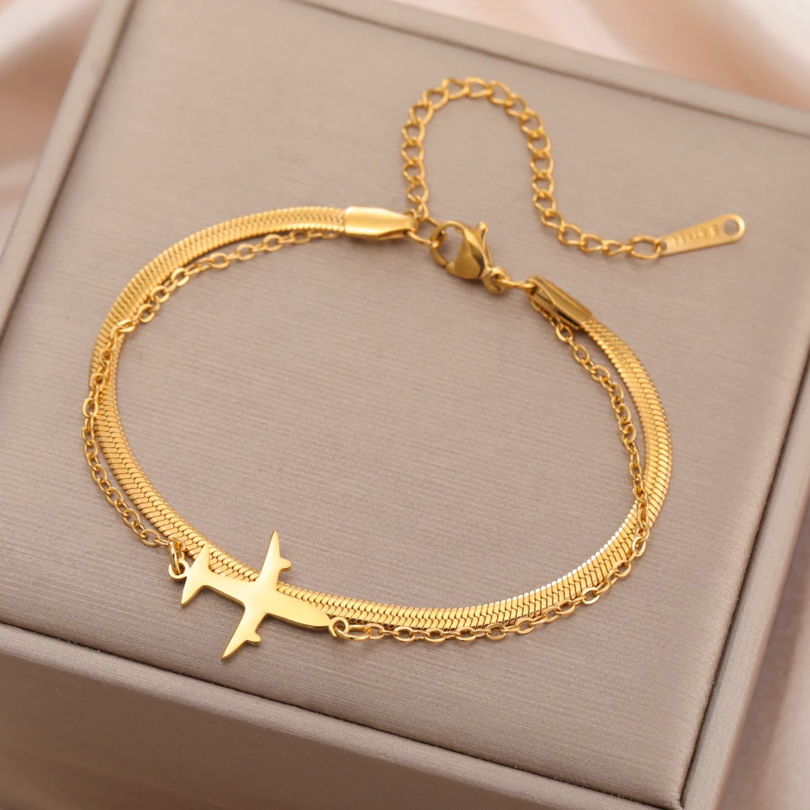 Bracciale con ciondolo aereo Skyrim Bracciale con catena a forma di serpente da donna in acciaio inossidabile Bracciale squisito Regalo di gioielli di compleanno per amici