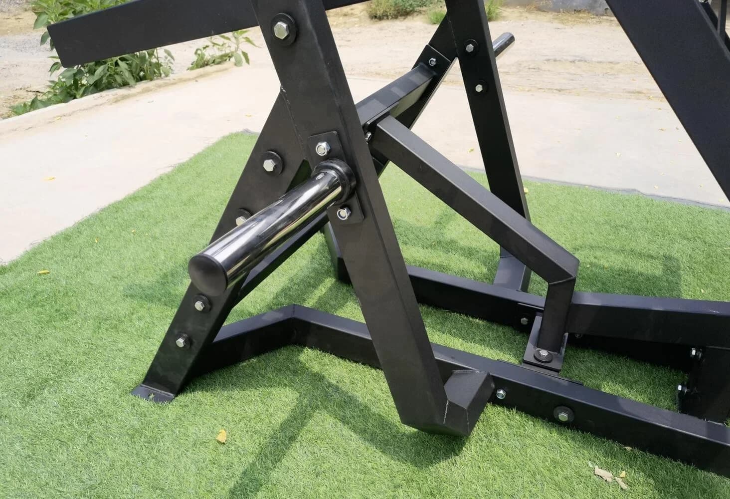 Commercial equipment for pleasant gym Hack Squat Rack Plate Loaded free weight V-squate fitness machine