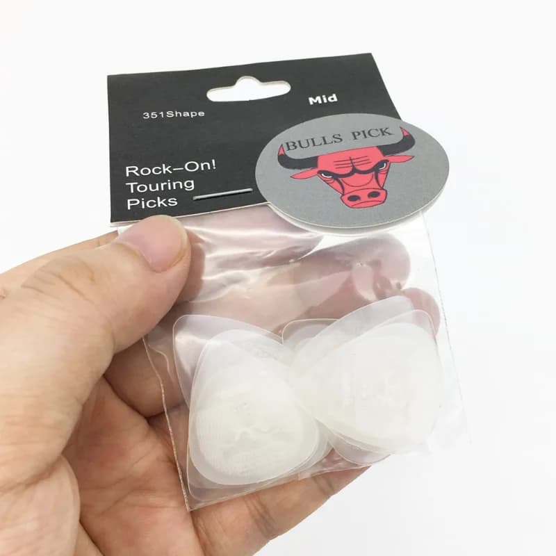 12pcs Bull Head 0.6mm plettro per chitarra plettri per chitarra elettrica acustica in Nylon antiscivolo Super resistente