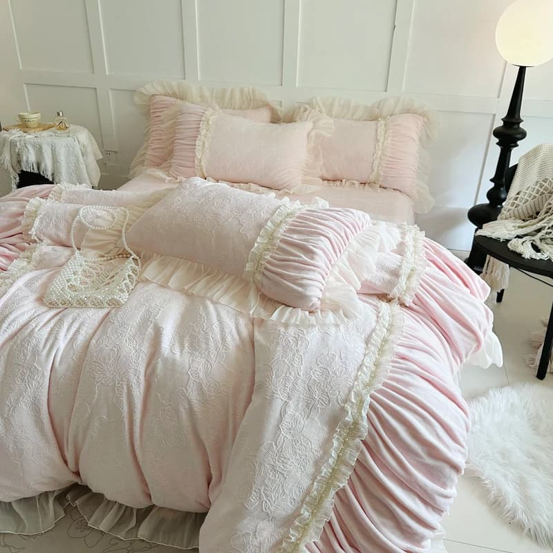 Set di biancheria da letto morbido e caldo in velluto scolpito con volant in pizzo plissettato stile principessa rosa, copripiumino, lenzuolo piatto/con angoli, federe, 4 pezzi