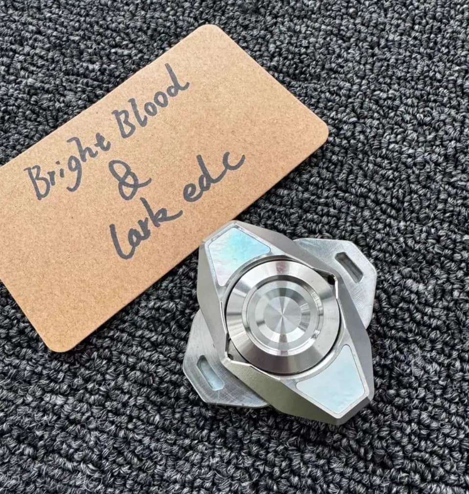 Giocattolo di decompressione fidget spinner EDC BB&LARK usato