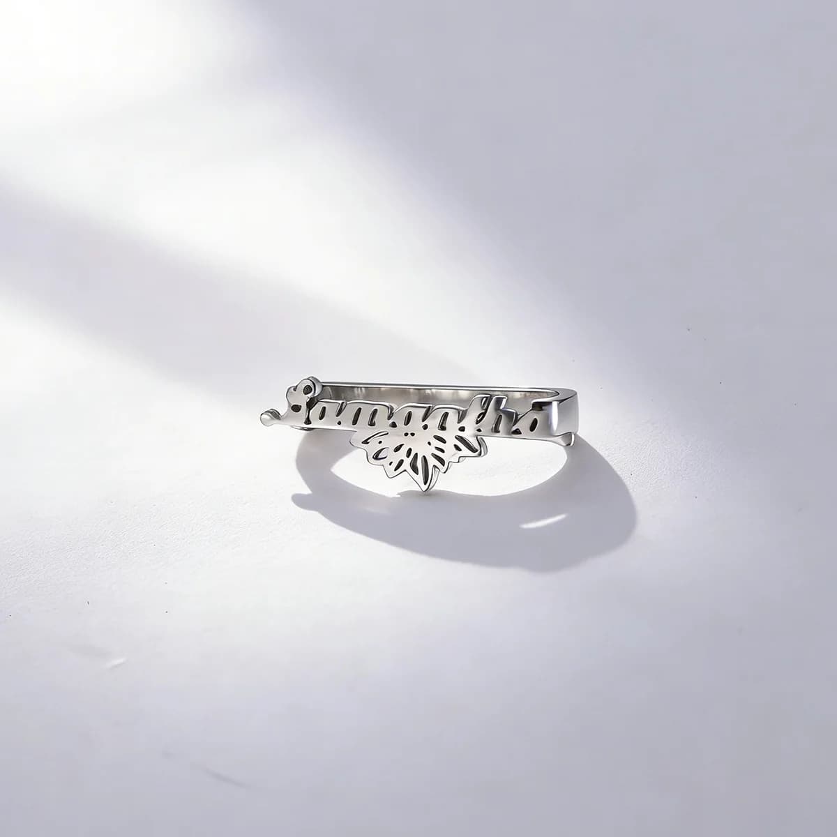 Chandler Charms Personalizzati in Metallo a Forma di Foglia d'Acero con Scritta Corsiva per Cinturini di Orologi, Anello Decorativo per Gioielli da Cinturino, Regalo Autunnale