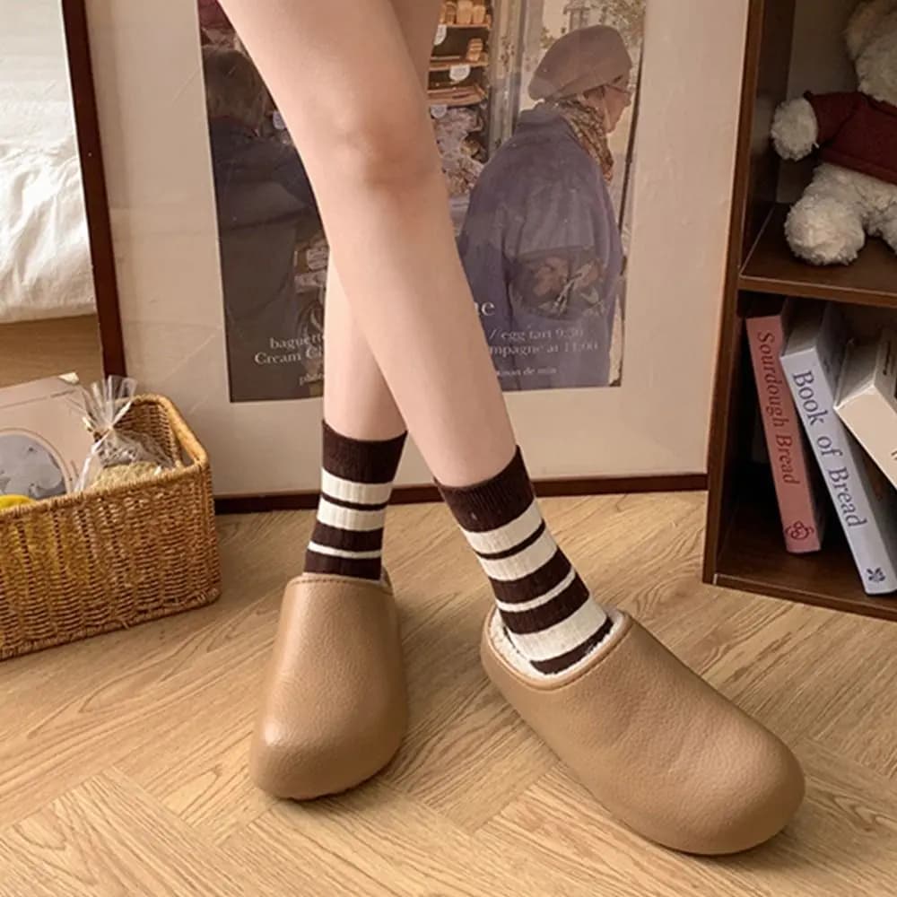 36-41 Pantofole di peluche da donna Tenere al caldo Scarpe da casa invernali in tinta unita Modello in pelle antiscivolo Pantofole di peluche calde Abbigliamento per la casa