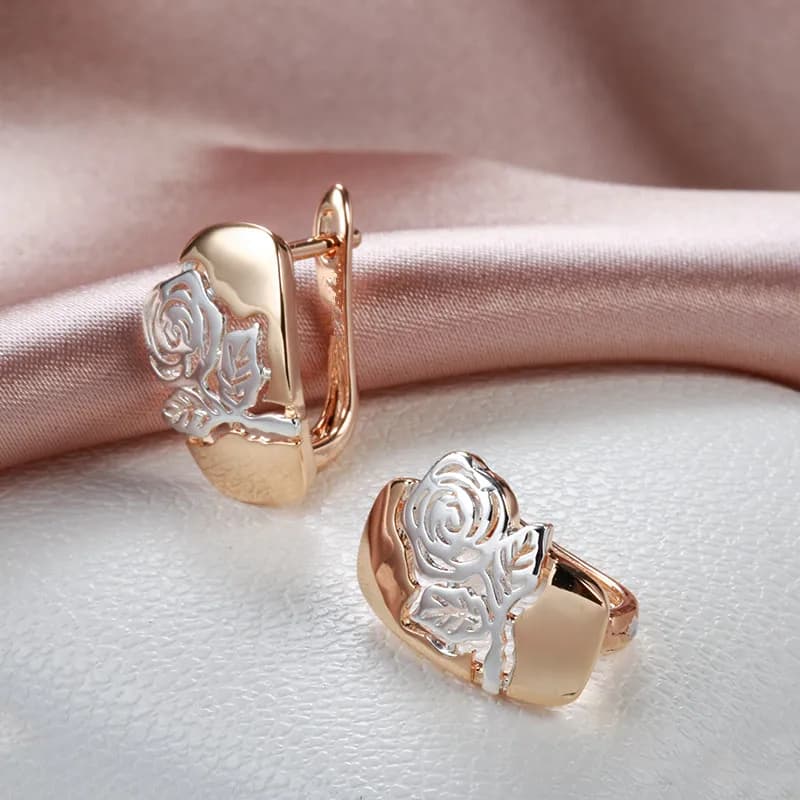 1 Paio di Orecchini Vintage di Lusso a Forma di Rosa Traforata per Donna, Bicolore Oro e Argento, Gioielli alla Moda per Feste, Perfetti per l'Inverno e il Capodanno