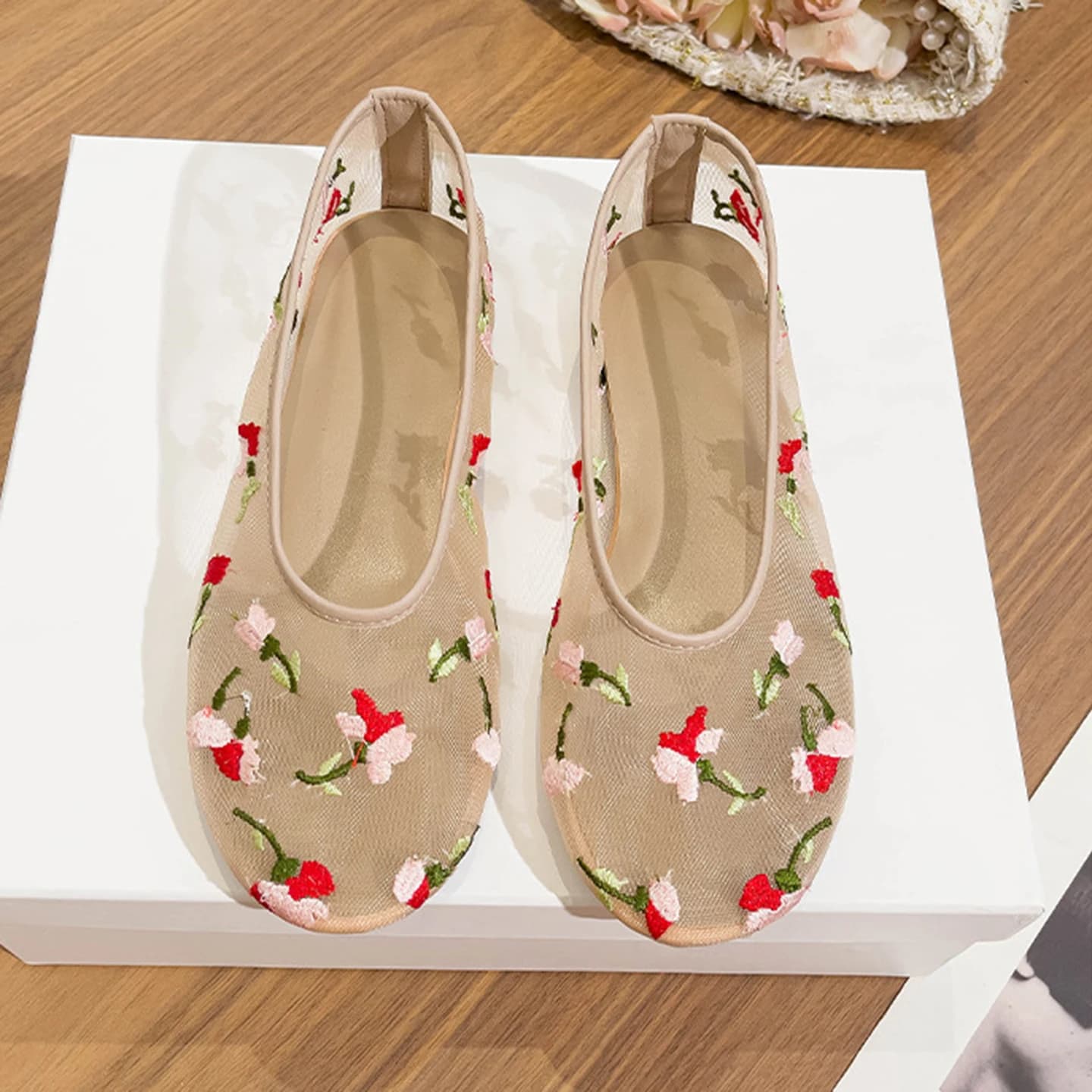 Scarpe Ballerine con Fiori Ricamati a Mano, Design in Rete Traforata, Scarpe Estive Leggere e Traspiranti da Donna, Eleganti Mules Mary Jane