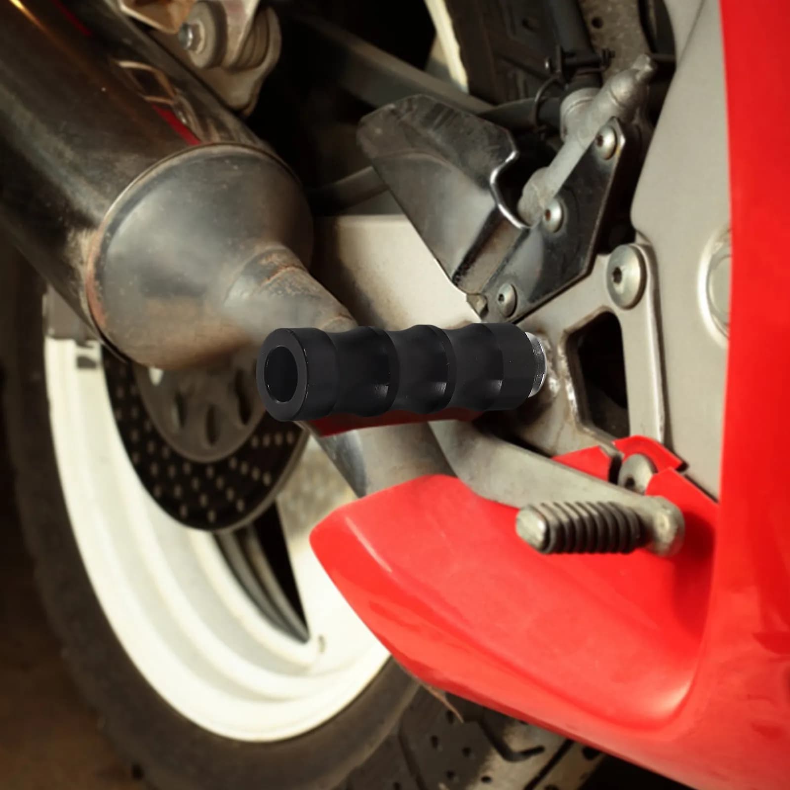 2 Pezzi Poggiapiedi per Moto in Lega di Alluminio, Pedali Posteriori Comodi e Sicuri, Accessorio Moto in Metallo