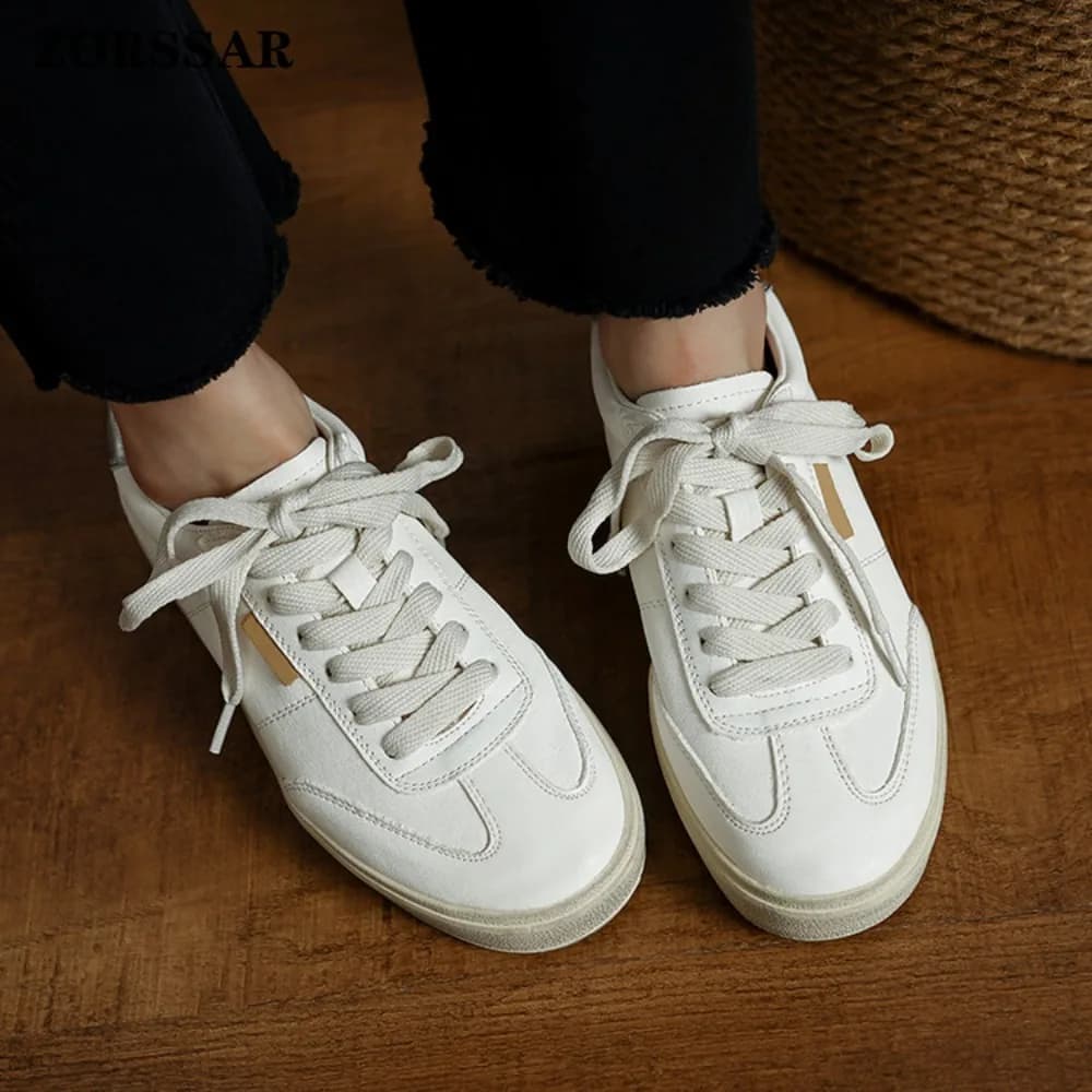 Women's White Horse Leather Low-Top Sneakers with Metallic Silver Heel Tab Retro Minimalist White Shoes Casual Daily Footwear