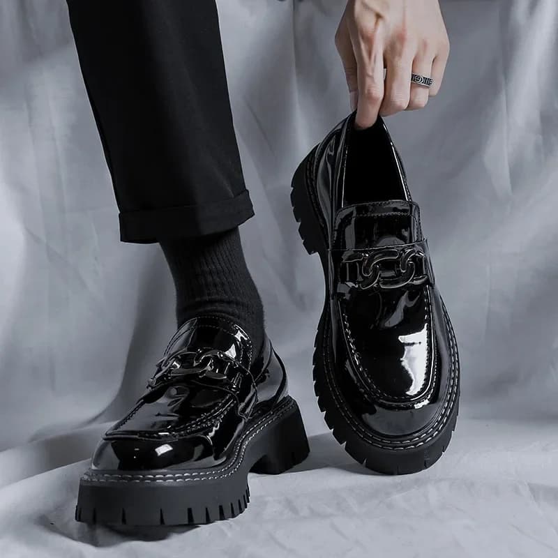Men's Chain Casual Streetwear Fashion Vintage Thick Sole in Patent Leather Slip-on Moccasins Men's Shoes Dress Wedding Dress