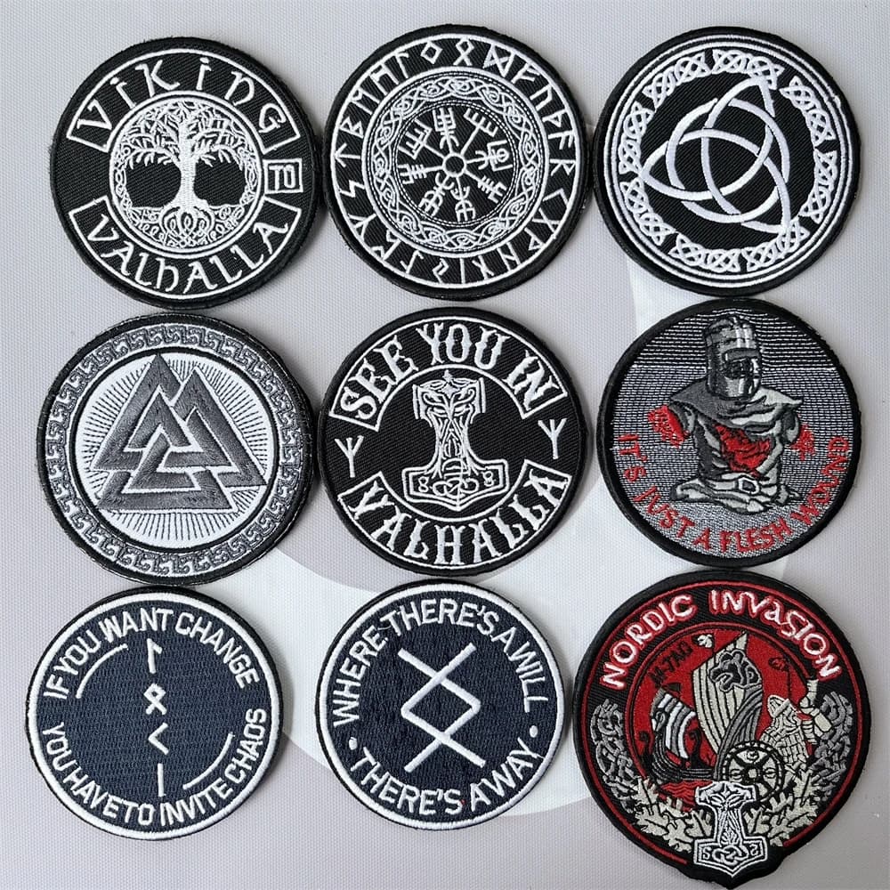 Simbolo vichingo Tree of Life Axe Toppe ricamate Distintivo morale tattico Adesivo con gancio e anello per zaino