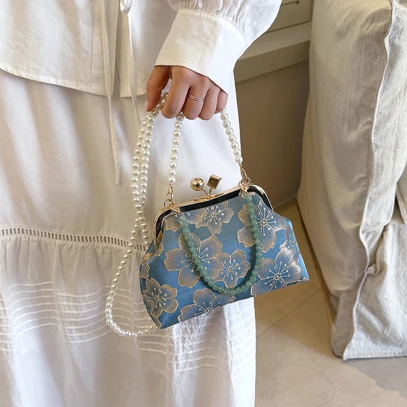 Borsa a Tracolla da Donna con Ricamo Floreale e Perle, Chiusura con Bottone in Metallo, Ideale per Serate Eleganti
