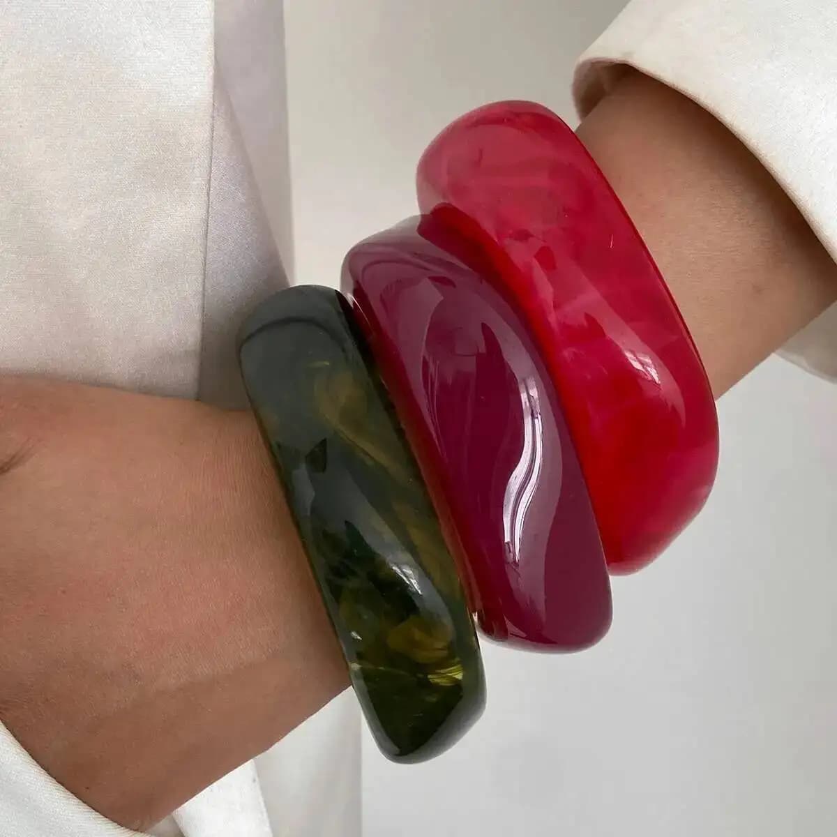 KunJoe Vintage Red Green Thick Resin Acrylic Bracelets for Women Irregular Geometry Stackable Wide Bangle Bracelet Party Jewelry