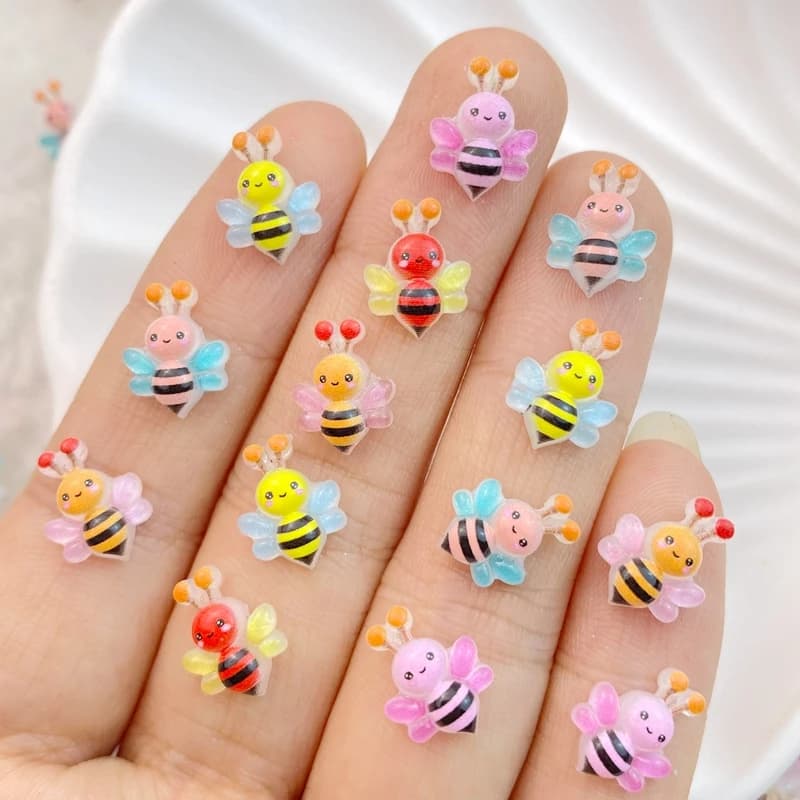 50 pezzi nuova resina carina mini serie ape colorata parti per manicure con retro piatto abbellimenti per accessori per fiocchi per capelli