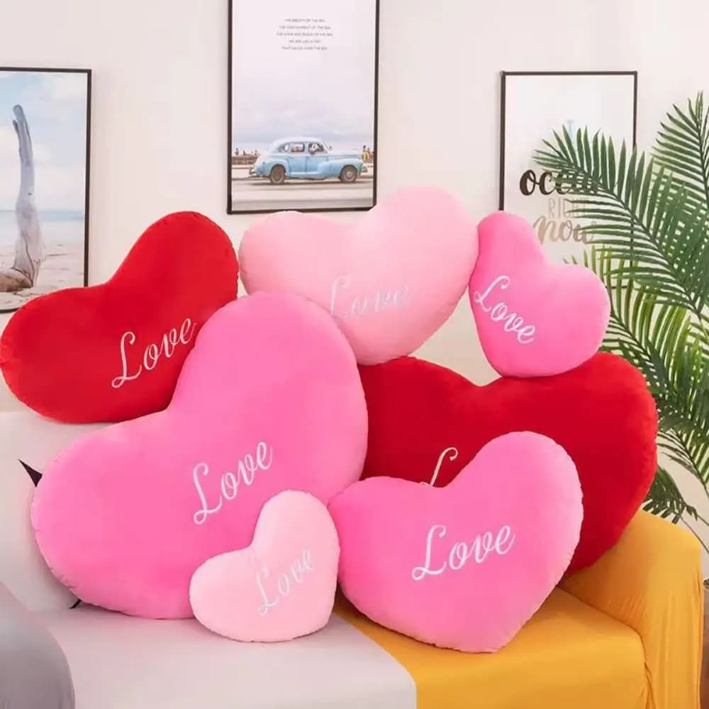 Nuovo cuscino morbido a forma di cuore decorativo per la casa San Valentino cuscino in peluche a forma di cuore cuscino imbottito regalo di compleanno per bambini