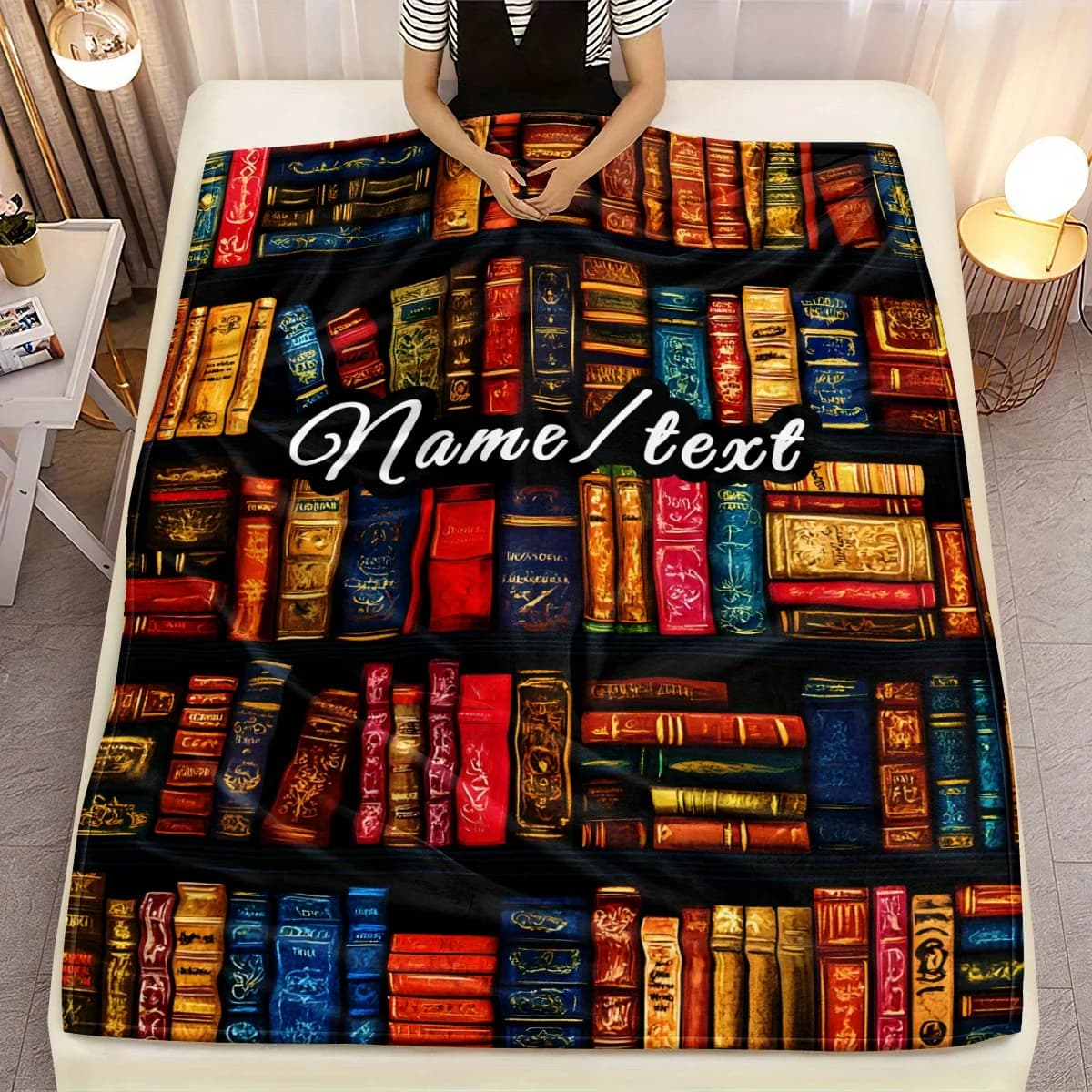 Coperta personalizzata per appassionati di libri con una morbida forma parabolica in morbida flanella con un nome personalizzato, leggera e calda, adatta