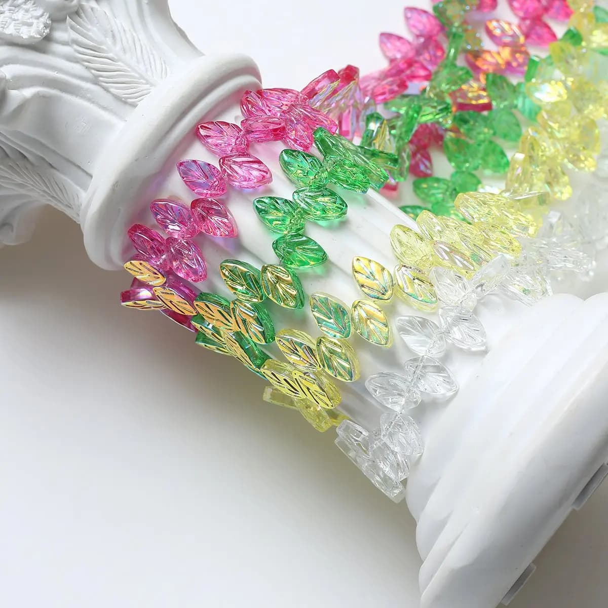 100 pezzi di perline di vetro multicolor a forma di foglia per la creazione di gioielli, braccialetti, ciondoli, collane, accessori fai da te